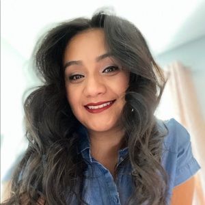 Meet your Posher, Esmeralda